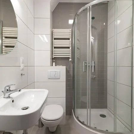 Apartamento Emilia 2 *